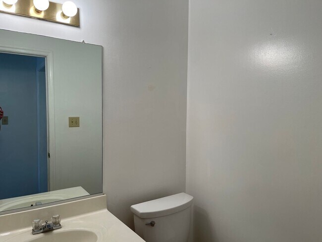 Building Photo - Beautiful 4-Bedroom Ranch in Courthouse Estates!