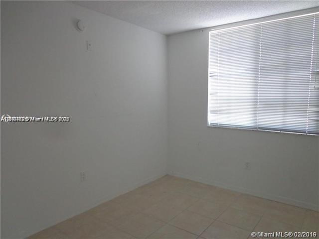 Building Photo - 777 SW 111th Way