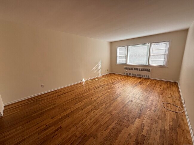 Building Photo - 69 Hope St