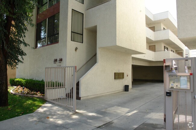 Building Photo - 1139-1143 Alameda Ave