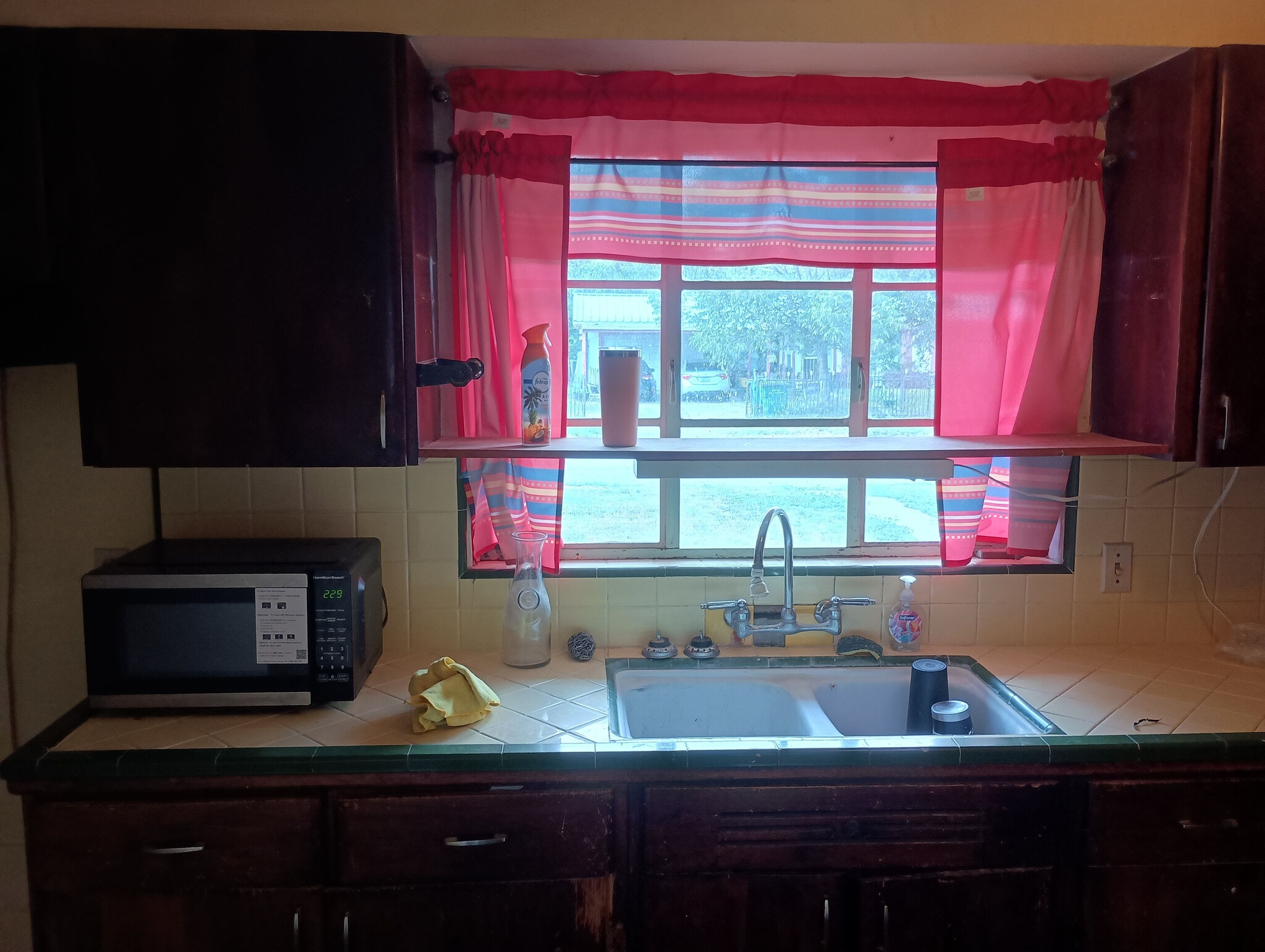 Building Photo - Room in Single Family Home on Brettonwood Dr