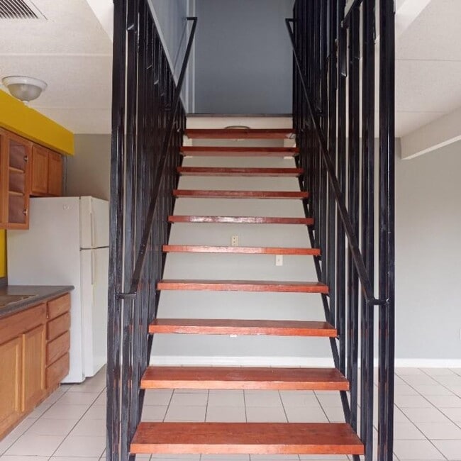 Building Photo - 4218 Overlook Dr