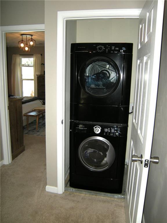 Building Photo - 125 N River Dr