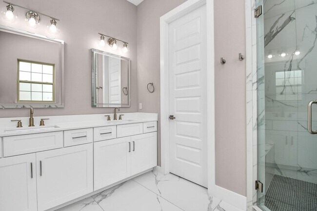 Building Photo - 304 Chobani Ln