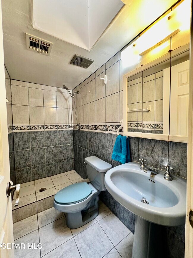 Building Photo - 14624 Eston Pl