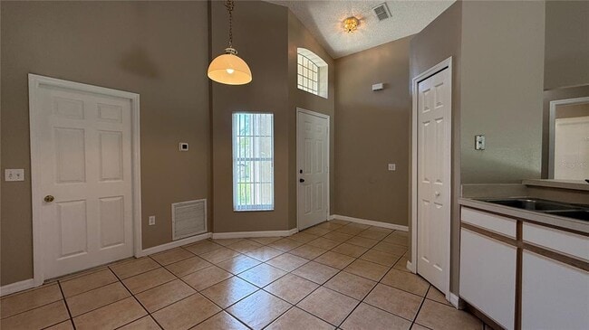Building Photo - 2406 Violet Ct