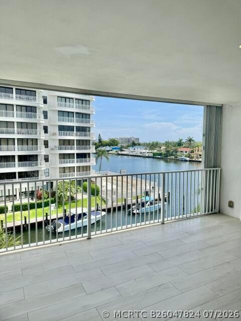 Building Photo - 3100 NE 47th Ct