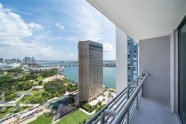 Building Photo - 325 S Biscayne Blvd