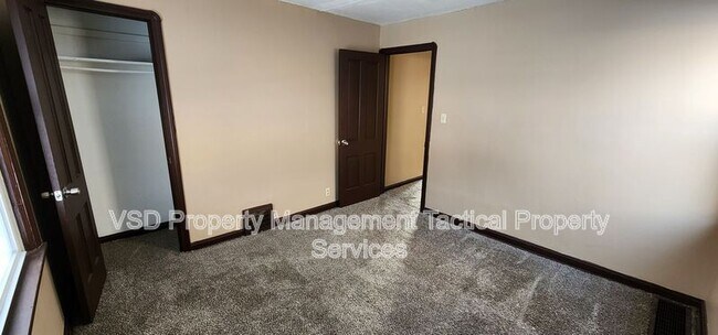 Building Photo - 5120 Clement Ave