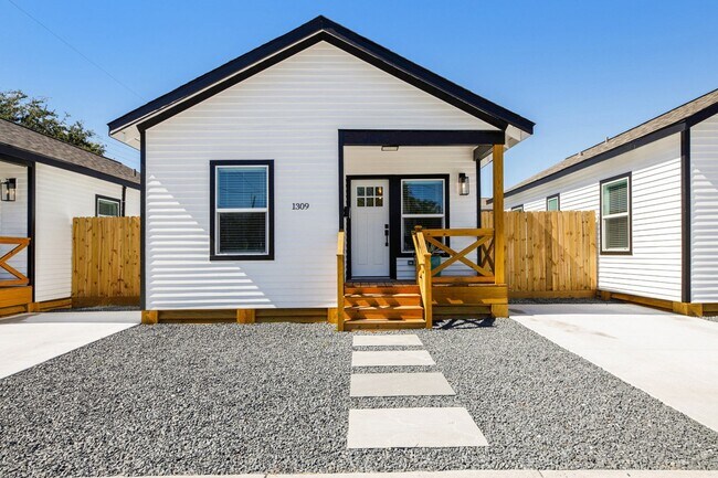 Building Photo - 1214 53rd St