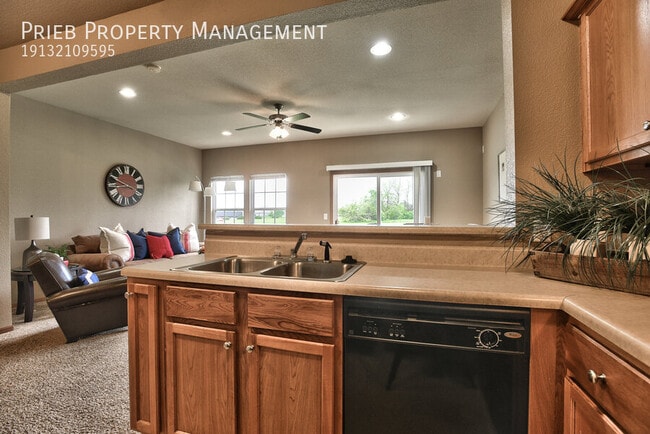 Building Photo - 902 S Woodson Ct