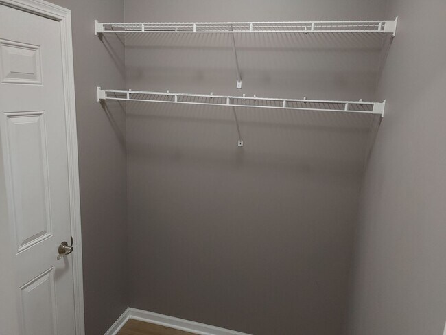 Building Photo - $1,550 | 2 Bedroom, 2 Bathroom Condo | No ...