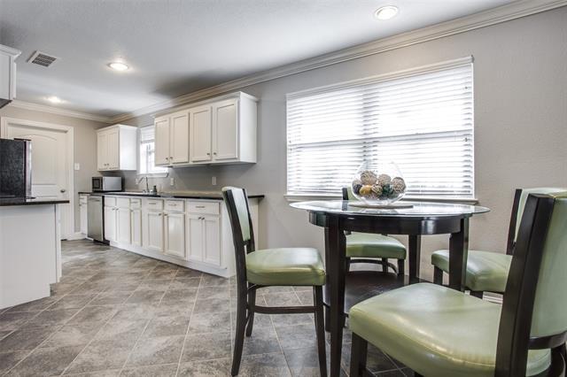 Building Photo - 2906 Sharpview Ln