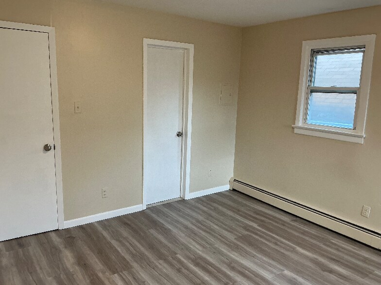 Building Photo - 22 Rutgers St