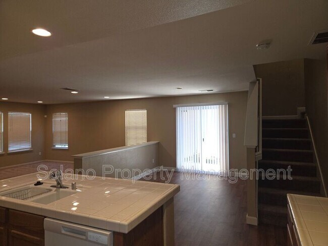 Building Photo - 3124 Puffin Cir