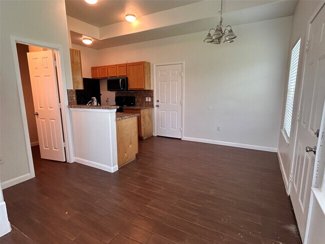 Building Photo - 6837 Larkstone St