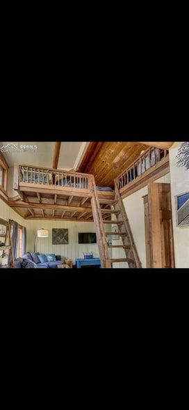 Building Photo - 210 Dewell Rd