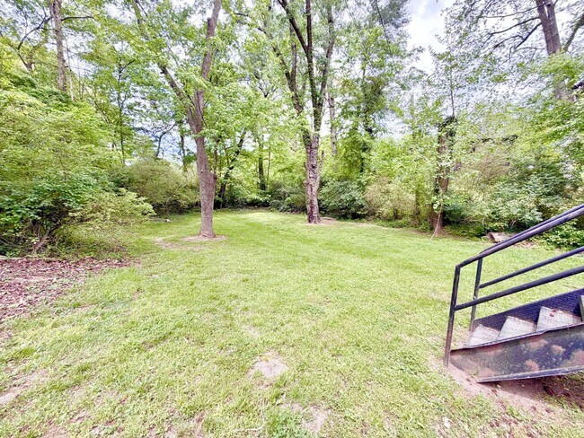 Building Photo - Hickory Hill Dr