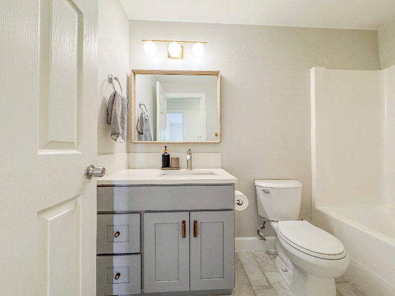 Building Photo - 12502 NE 19th St