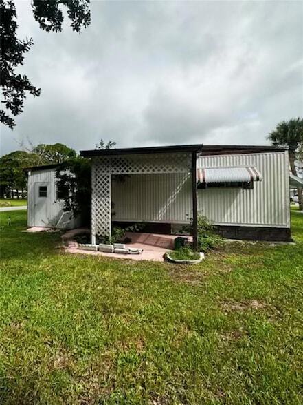 Building Photo - 527 S Egret Cir