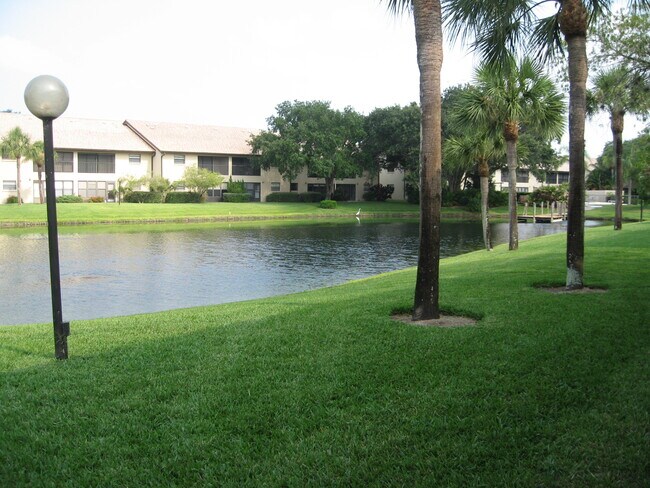 Building Photo - 305 Mission Trail W