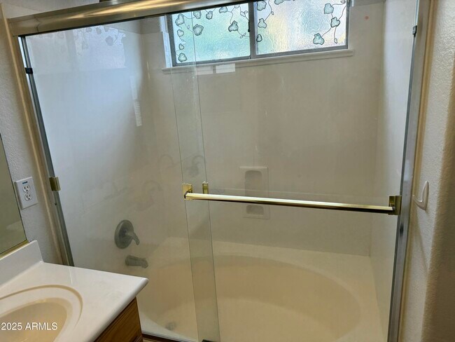 Building Photo - 11448 E Petra Ave