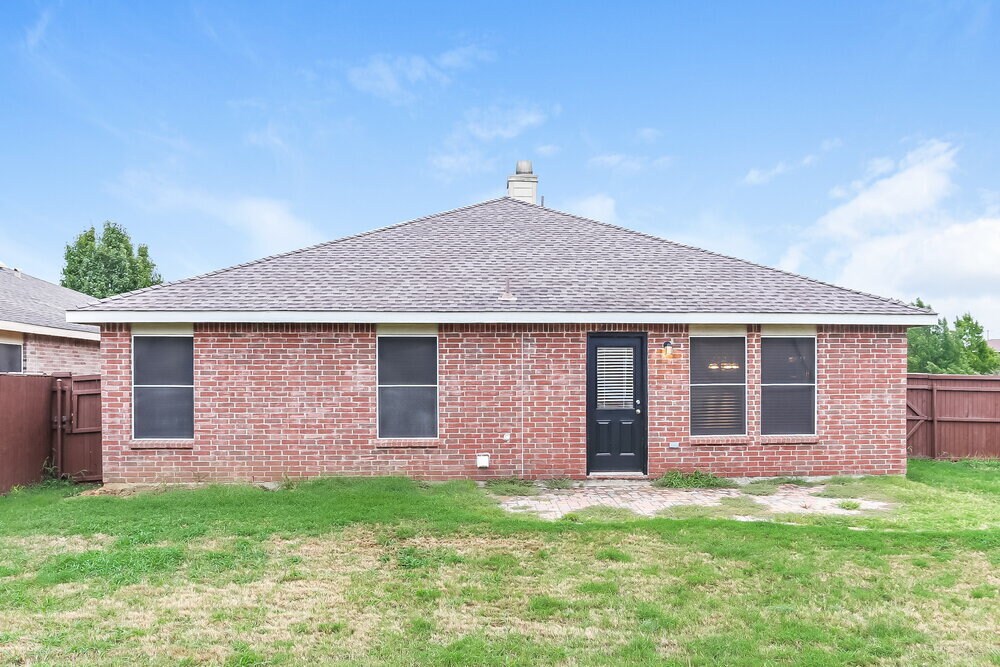 Building Photo - 8126 Stowe Springs Ln