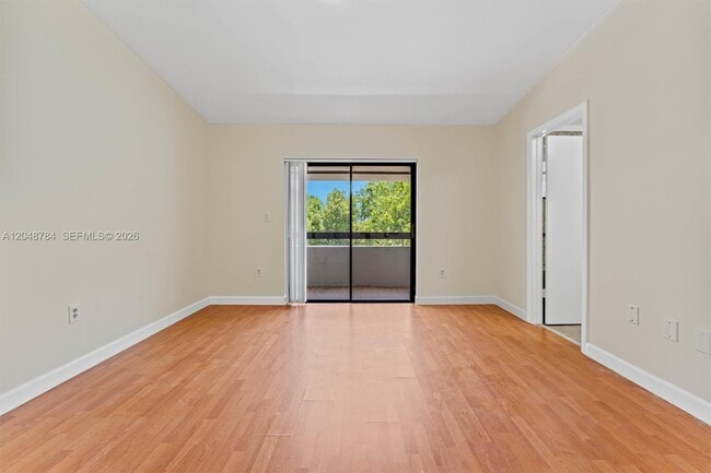 Building Photo - 2525 NE 135th St