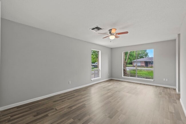 Building Photo - 3808 Corto St