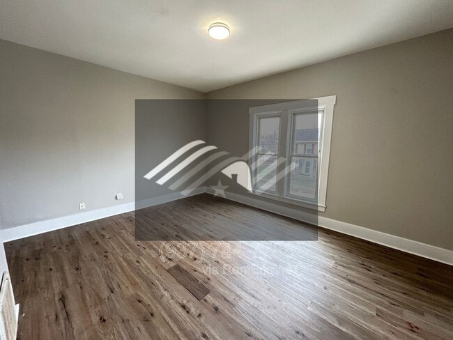 Building Photo - 815 S Main St