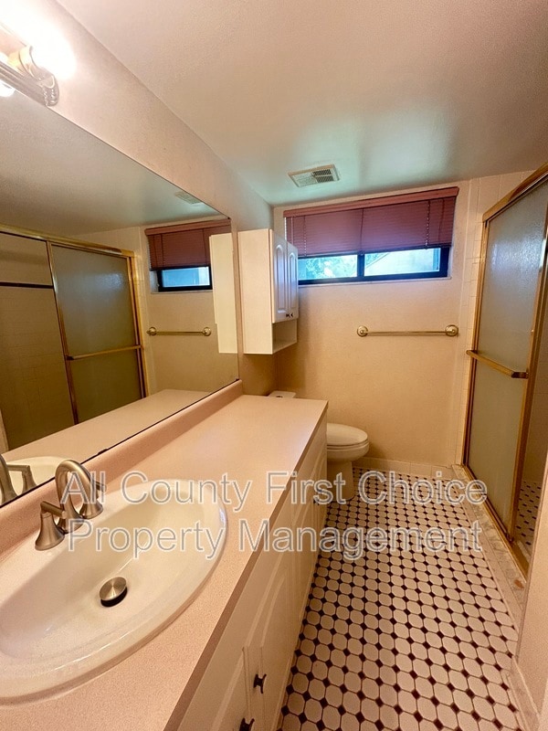 Building Photo - 760 S Village Dr