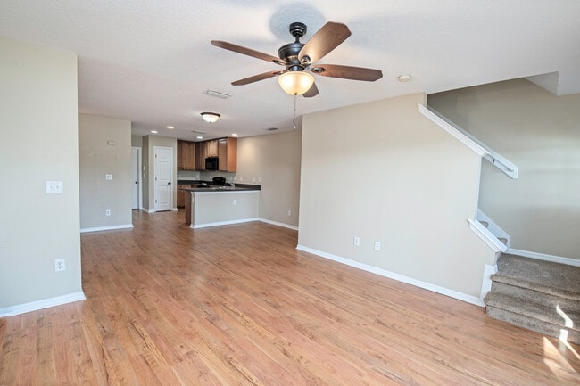 Ceiling fans throughout - 483 Cabernet Pl