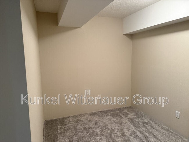 Building Photo - 601 Whetstone Ln