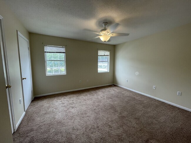 Building Photo - Home For Rent