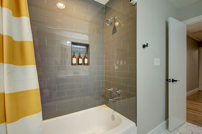 Building Photo - Gorgeous, updated home, turn-key and ready...