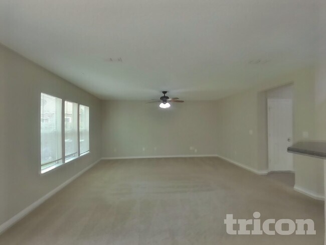 Building Photo - 12034 Alexandra Dr