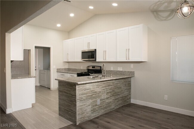 Building Photo - 836 Teal Wing Way