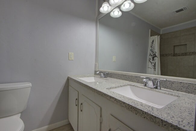 Building Photo - 3830 Union Rd