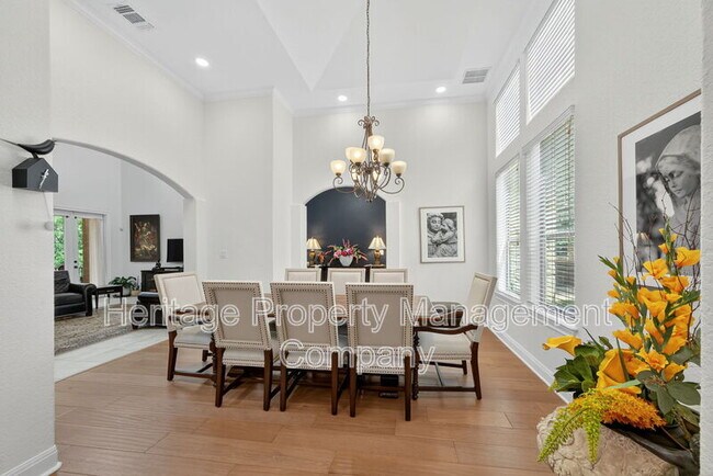 Building Photo - 24915 Estancia Cir
