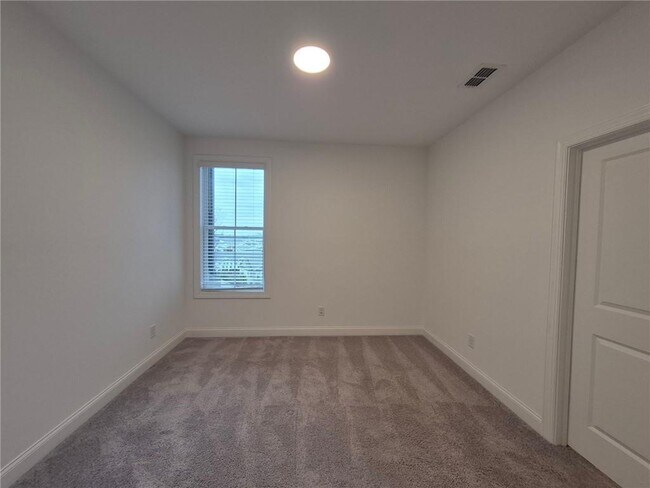 Building Photo - 5234 Riden Ct