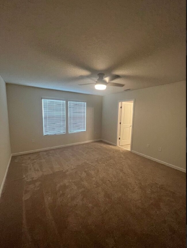 Building Photo - 3074 Green Park Dr