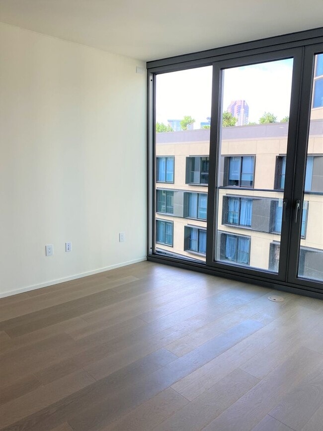 Building Photo - Ko'ula - Luxurious Studio in Kakaako