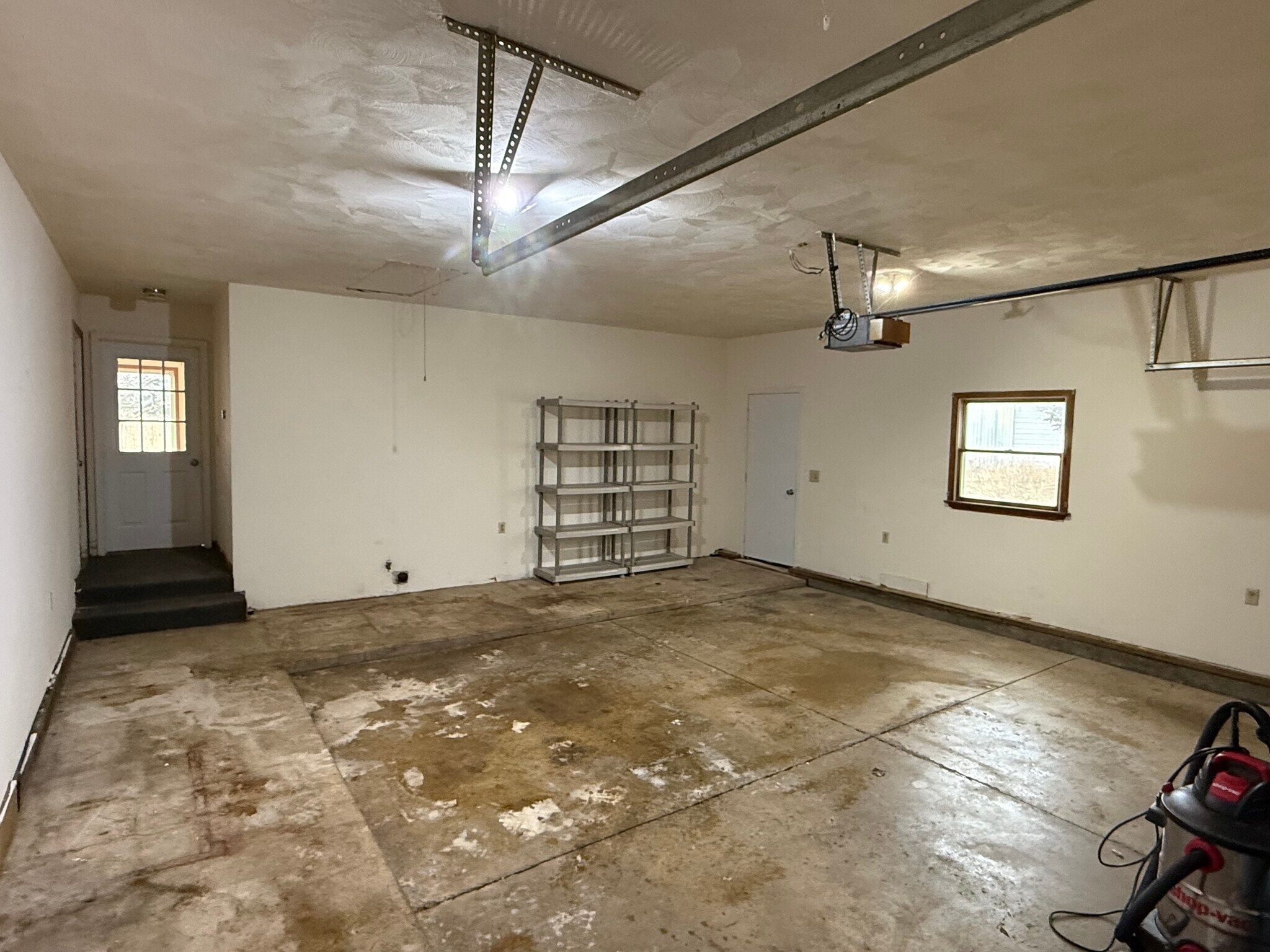 Building Photo - 8821 Sams Dr