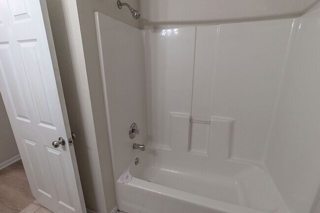 Building Photo - 1323-1325 Godas Dr