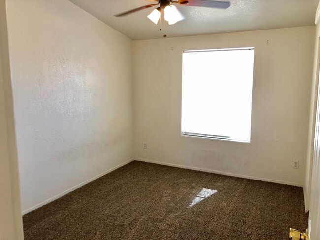 Building Photo - Double Wide on a Double Lot w/detached Gar...