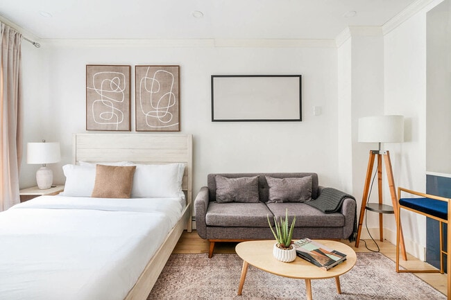 Building Photo - 1597 York Ave