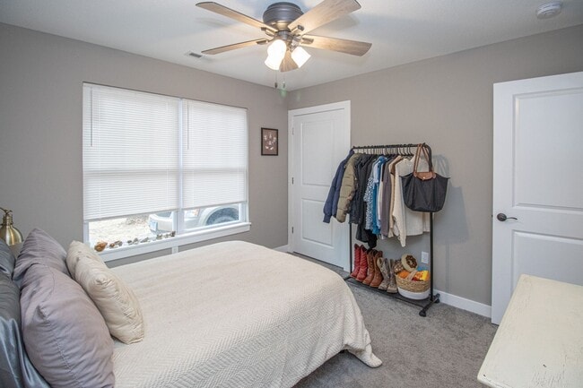 Building Photo - 301 Sanford Ave