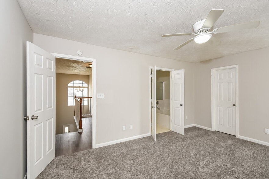 Building Photo - 1683 Barrington Overlook