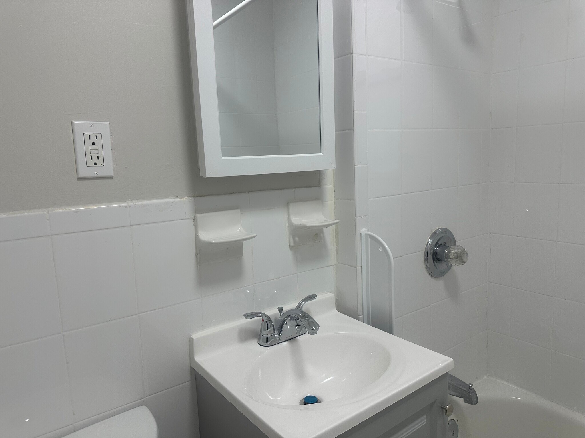 Building Photo - 328 61st St