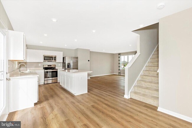 Building Photo - 38 Diopside Dr